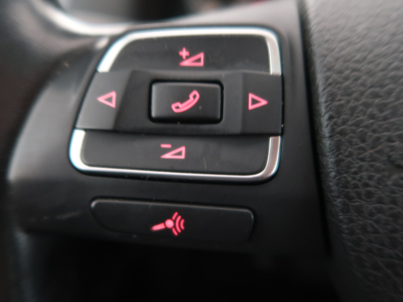 Volkswagen Tiguan, 2012