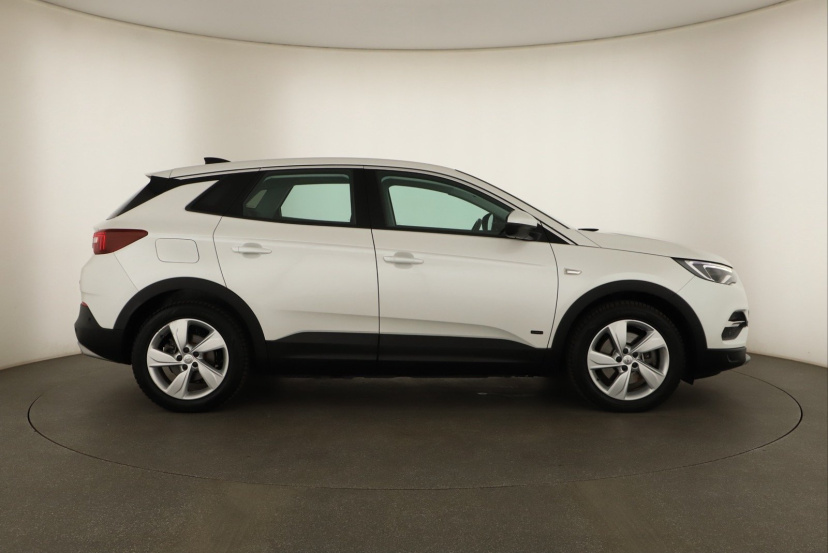 Opel Grandland, 2019
