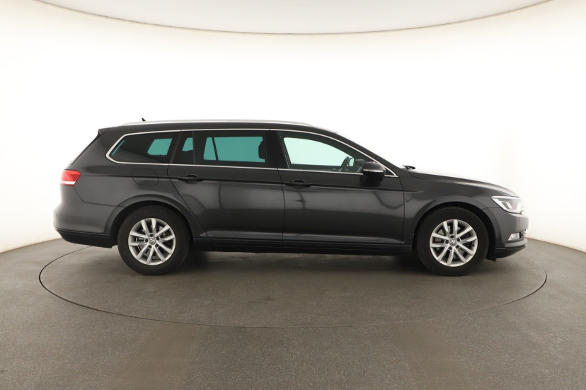 Volkswagen Passat, 2019