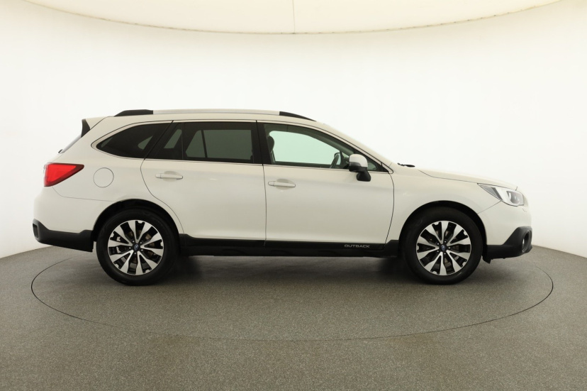 Subaru Outback, 2015