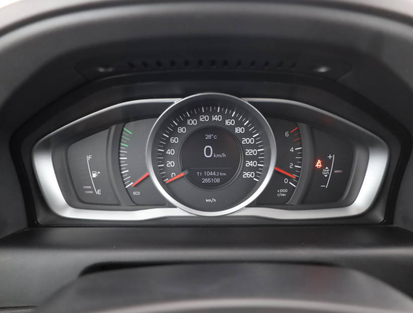 Volvo XC60, 2015