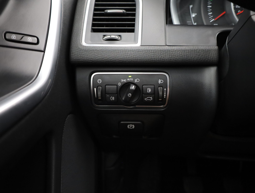 Volvo XC60, 2015