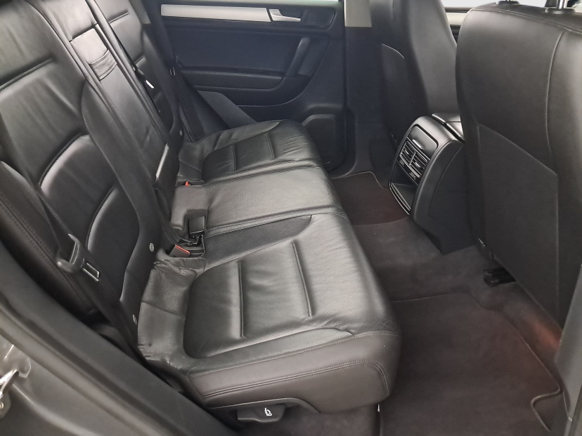 Volkswagen Touareg, 2012