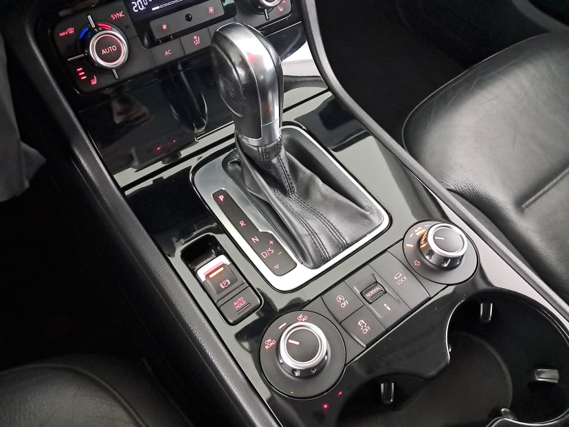 Volkswagen Touareg, 2012