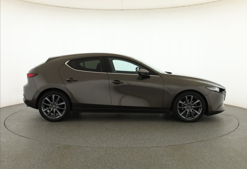 Mazda 3, 2020