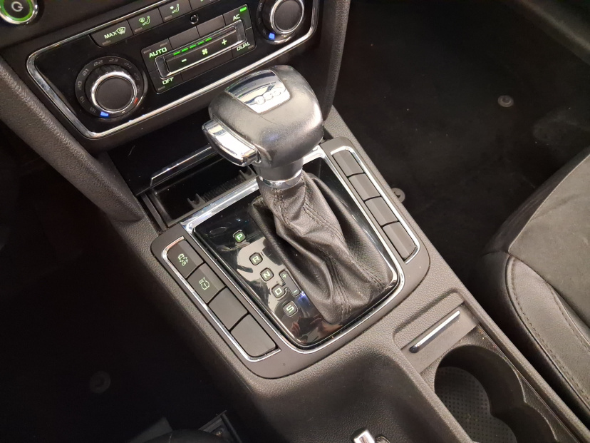 Škoda Superb, 2011