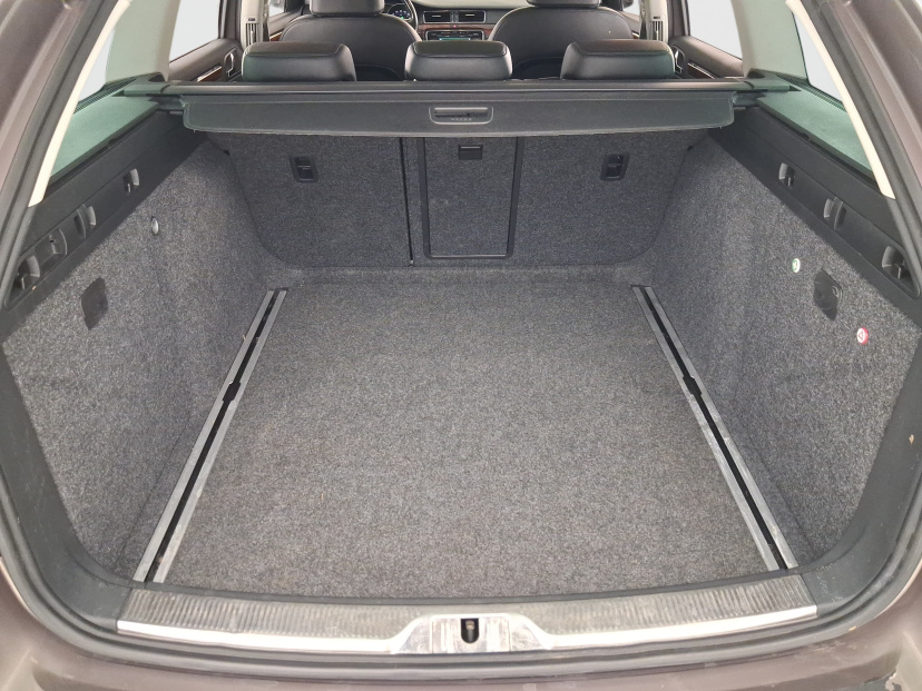 Škoda Superb, 2011