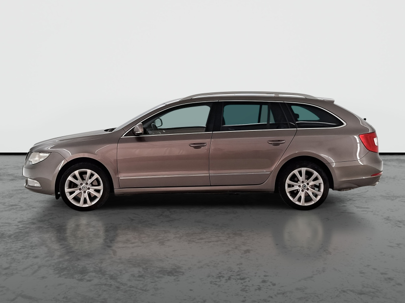Škoda Superb, 2011