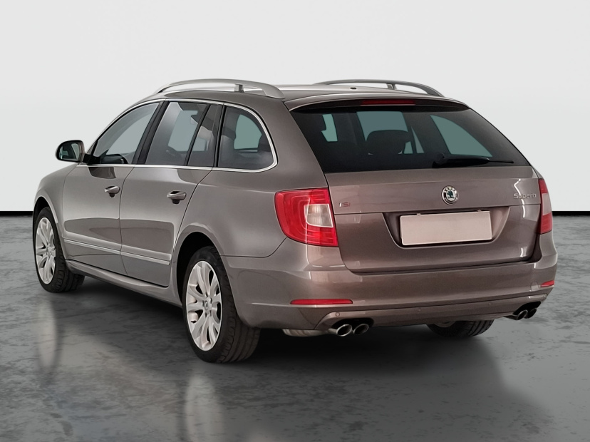 Škoda Superb, 2011