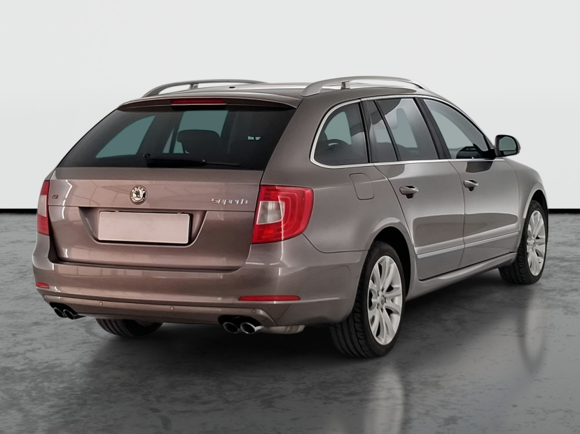 Škoda Superb, 2011