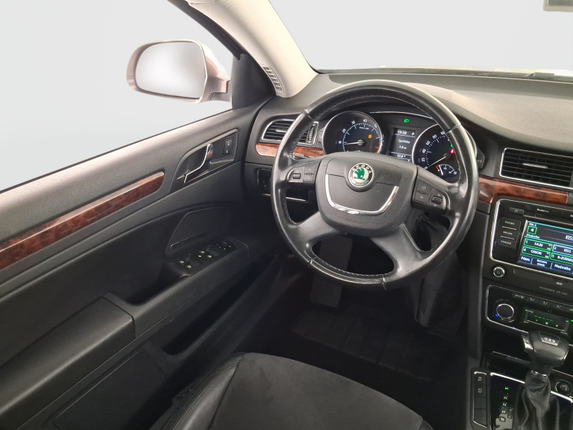 Škoda Superb, 2011