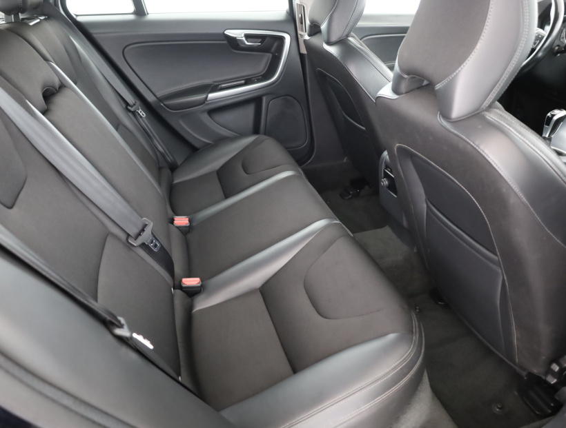 Volvo V60, 2016