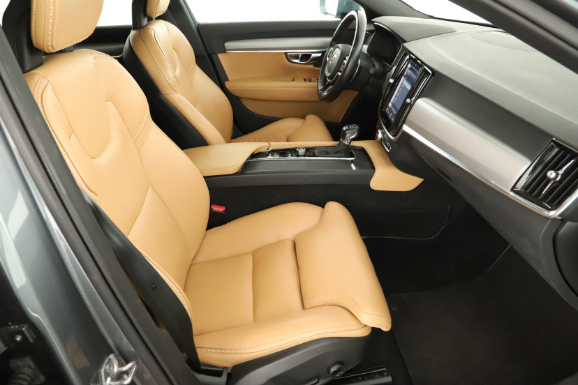 Volvo V90 Cross Country, 2017