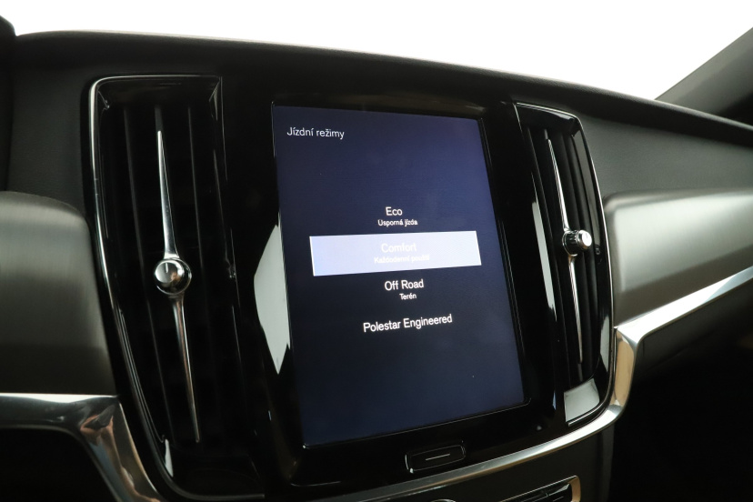 Volvo V90 Cross Country, 2017