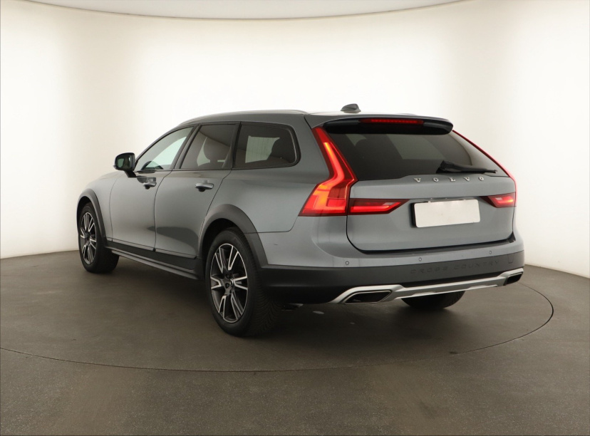 Volvo V90 Cross Country, 2017