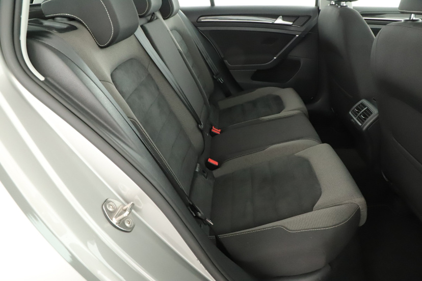 Volkswagen Golf, 2016