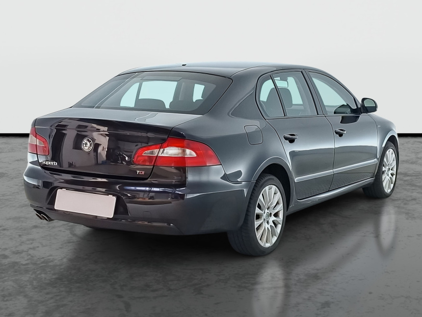 Škoda Superb, 2011