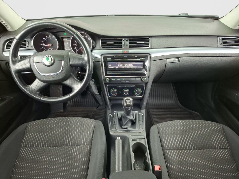 Škoda Superb, 2011