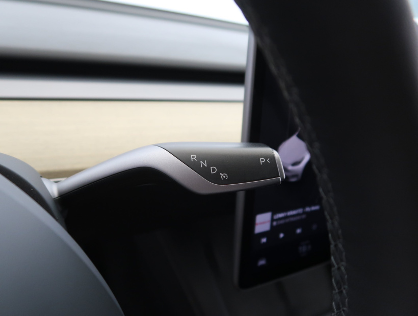 Tesla Model Y, 2023