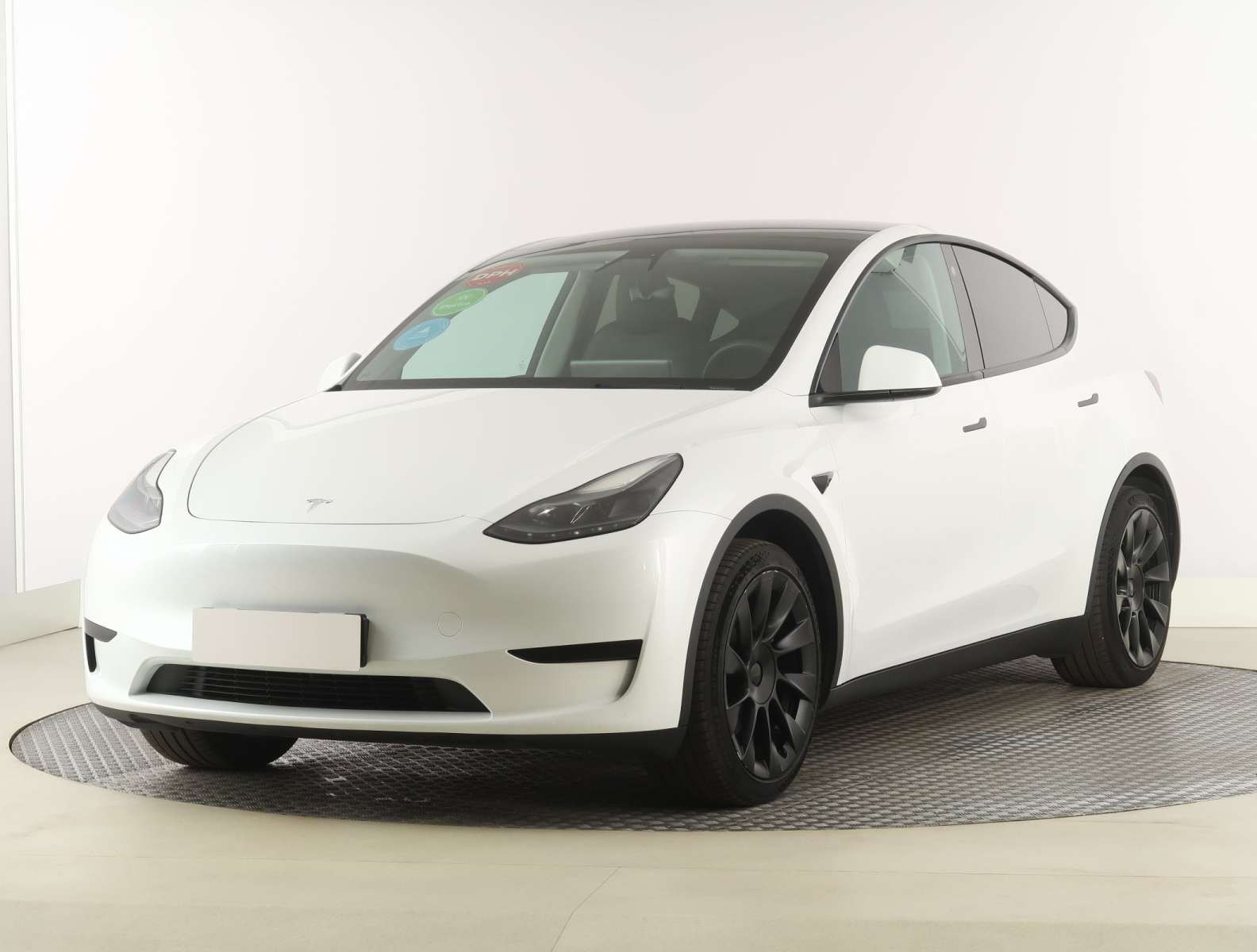 Tesla Model Y Standard Range – fotografie 3