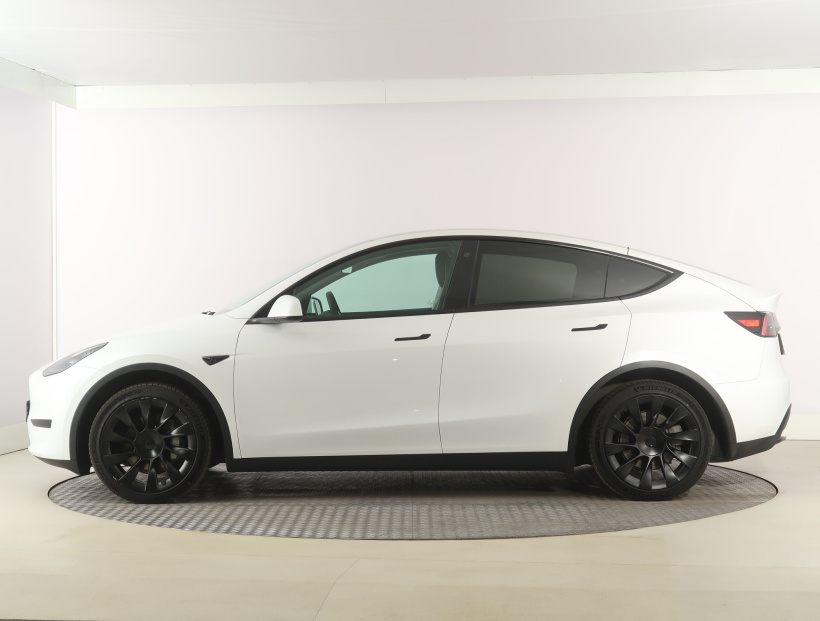 Tesla Model Y, 2023