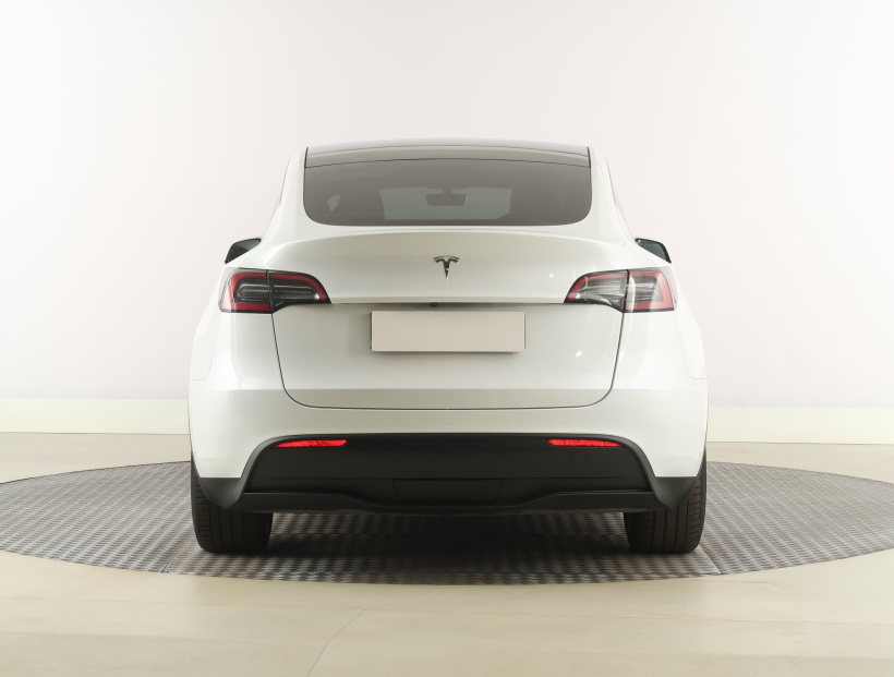 Tesla Model Y, 2023