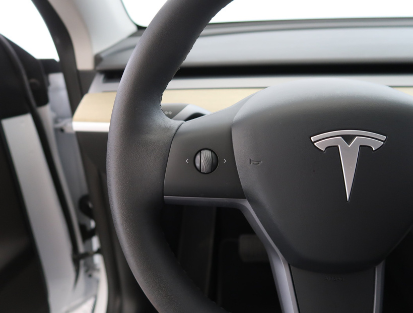Tesla Model Y, 2023