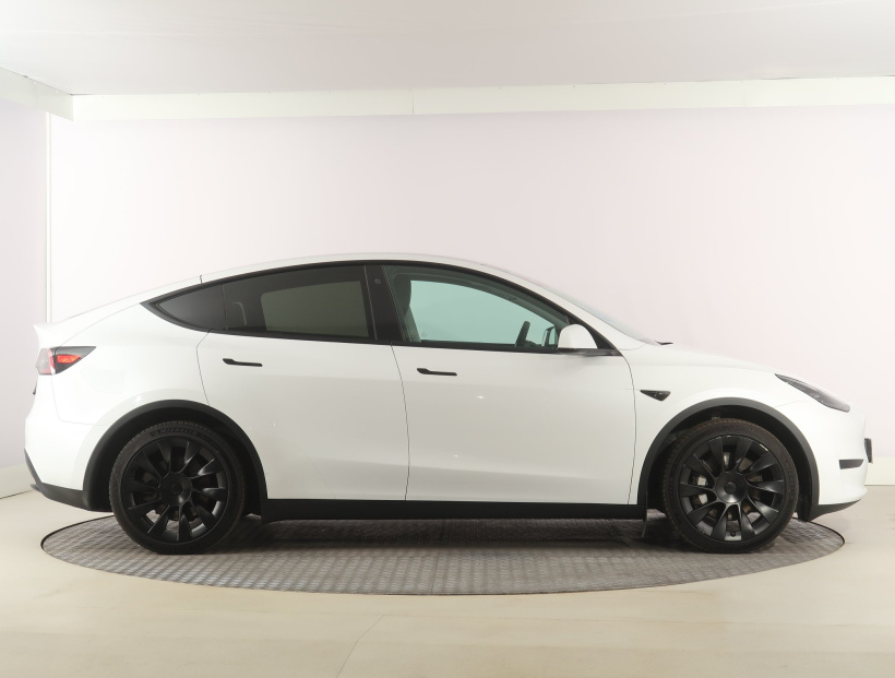 Tesla Model Y, 2023