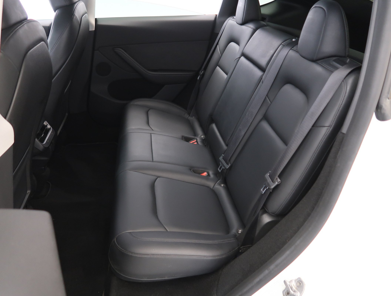 Tesla Model Y Standard Range – fotografie 15