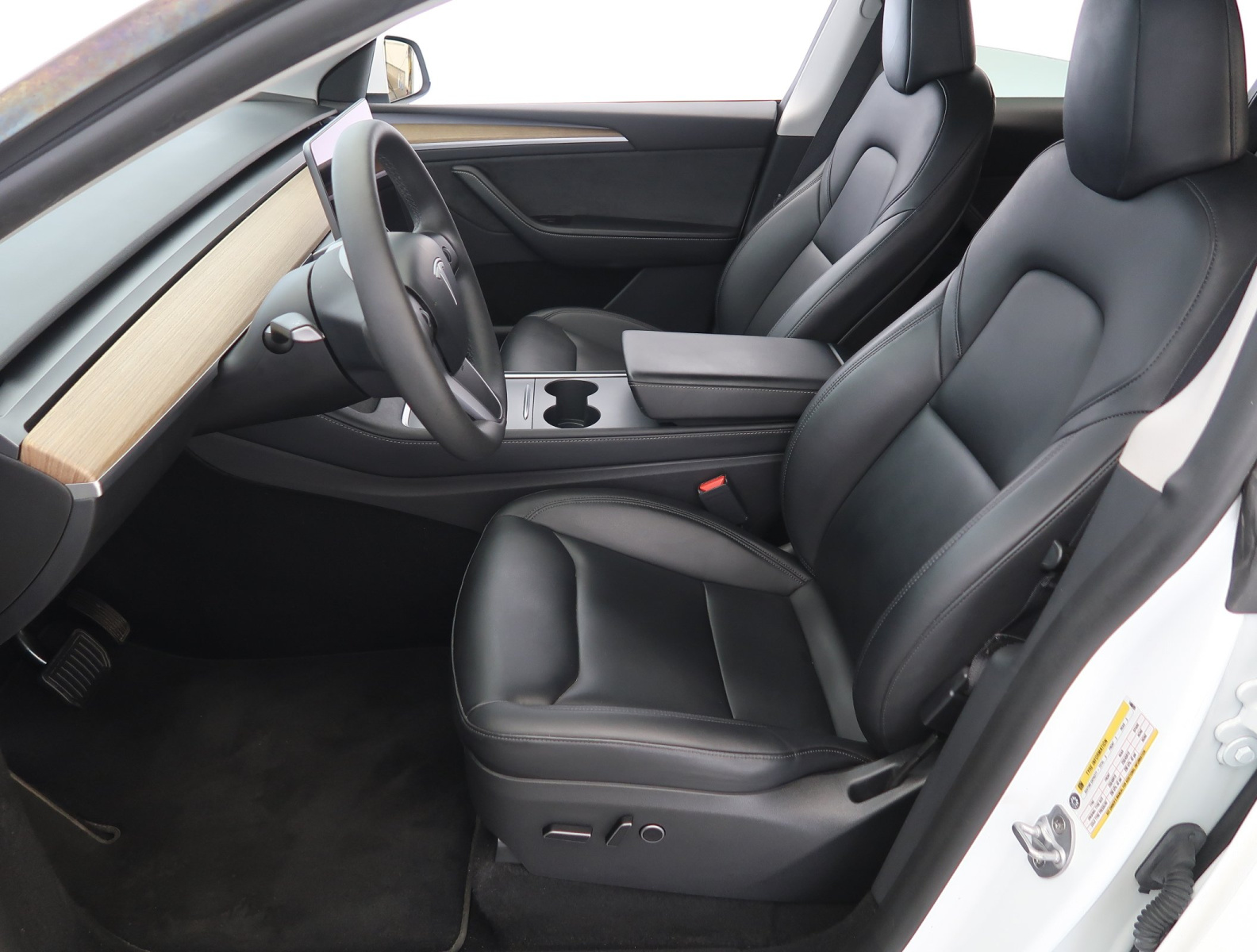 Tesla Model Y Standard Range – fotografie 16