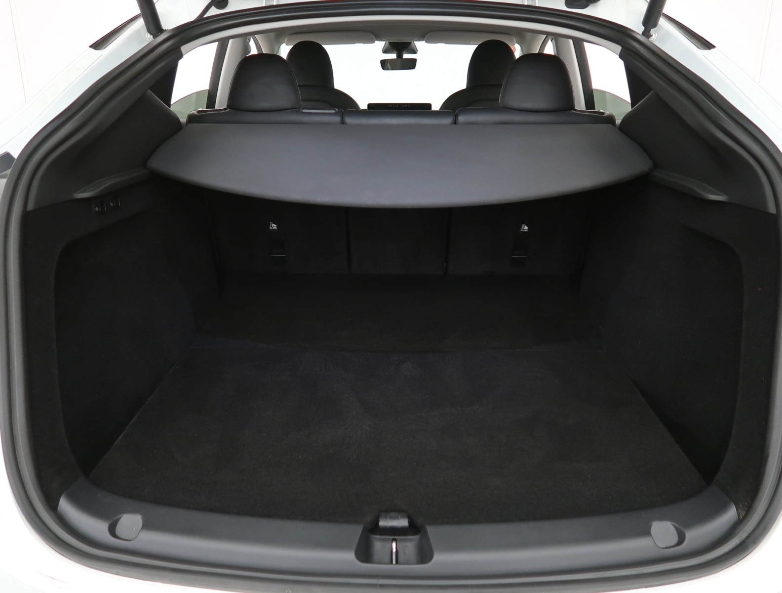 Tesla Model Y Standard Range – fotografie 19