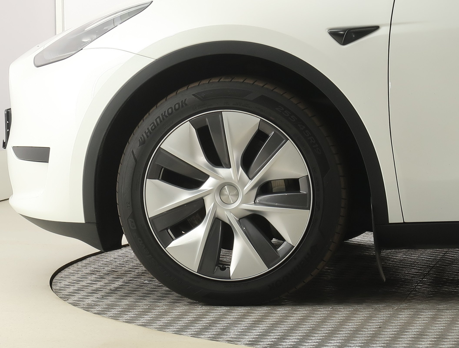 Tesla Model Y Standard Range – fotografie 20