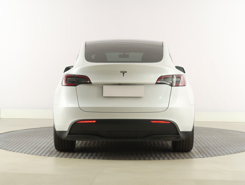 Tesla Model Y, 2023