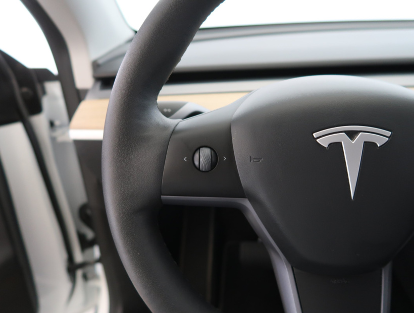 Tesla Model Y, 2023