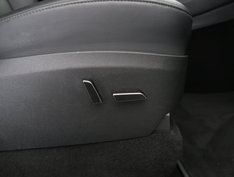 Tesla Model Y, 2023