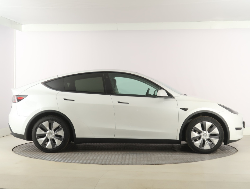 Tesla Model Y, 2023