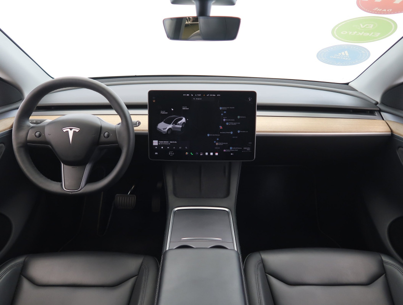 Tesla Model Y, 2023