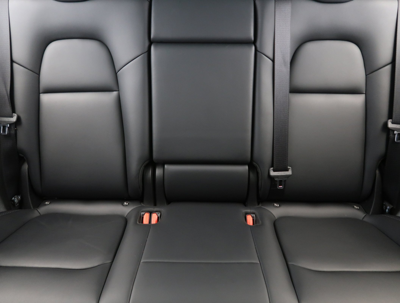 Tesla Model Y Standard Range – fotografie 14