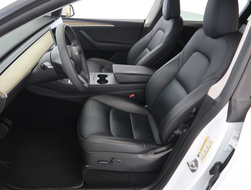 Tesla Model Y, 2023