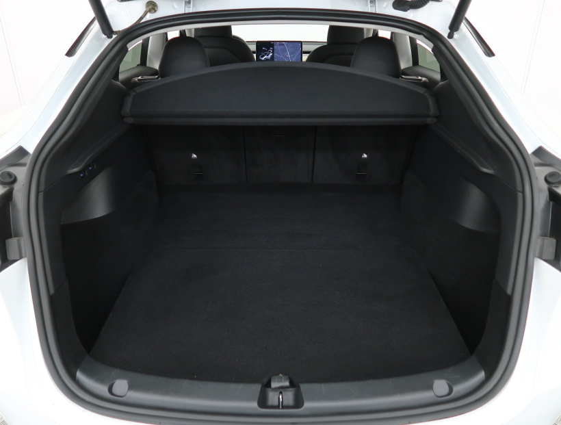 Tesla Model Y, 2023