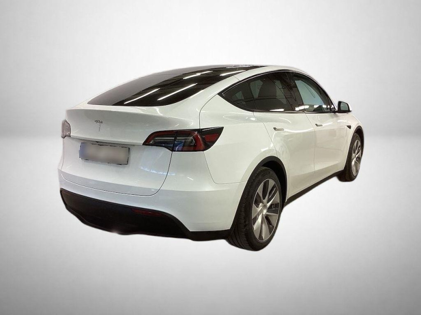 Tesla Model Y, 2023