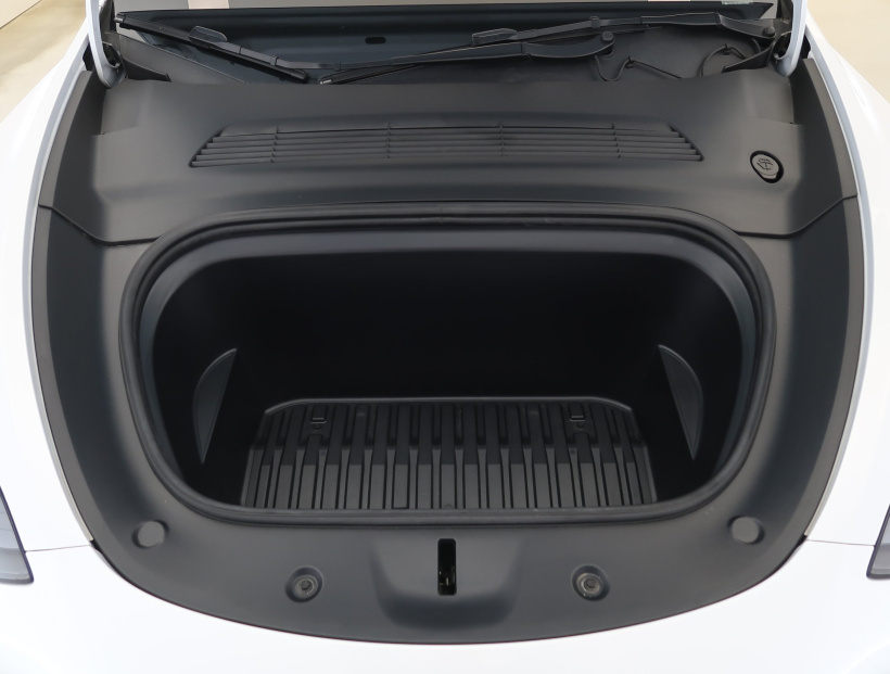 Tesla Model Y, 2023