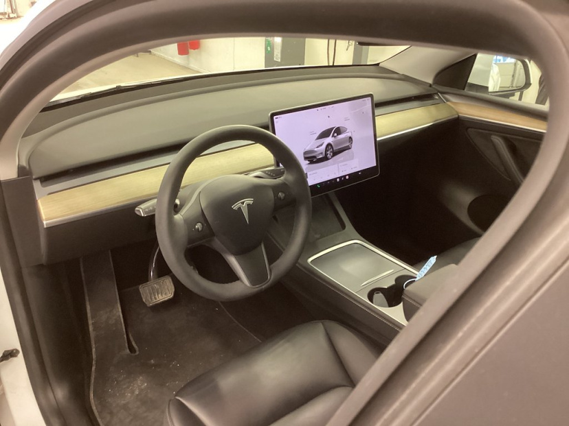 Tesla Model Y, 2023