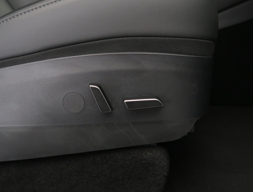 Tesla Model Y, 2023