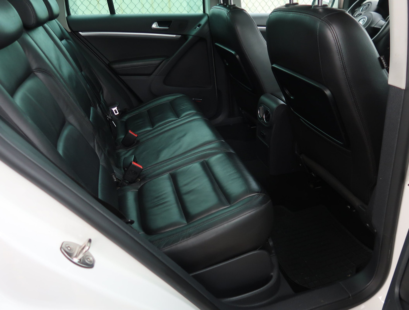 Volkswagen Tiguan, 2012