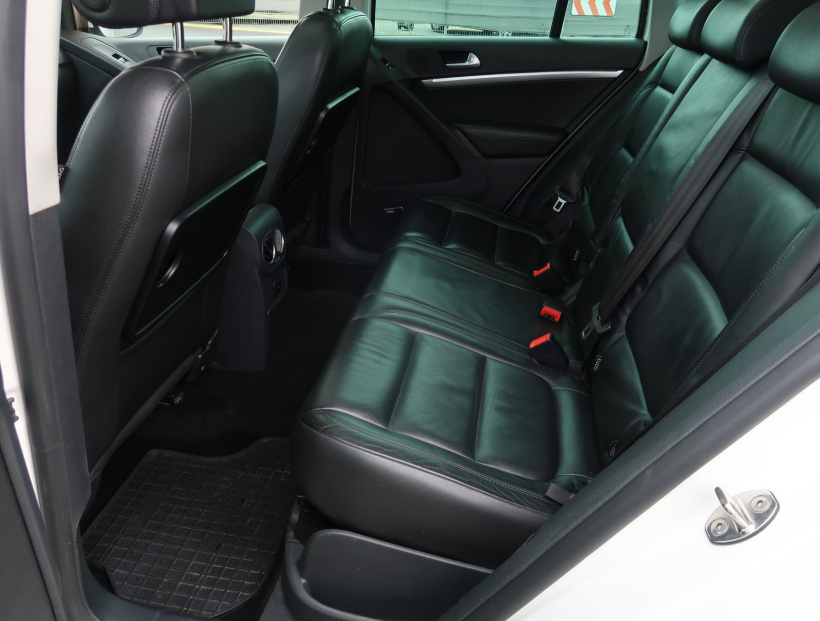 Volkswagen Tiguan, 2012