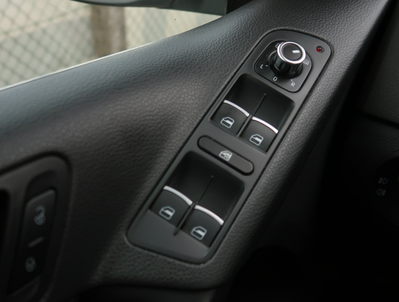 Volkswagen Tiguan, 2012