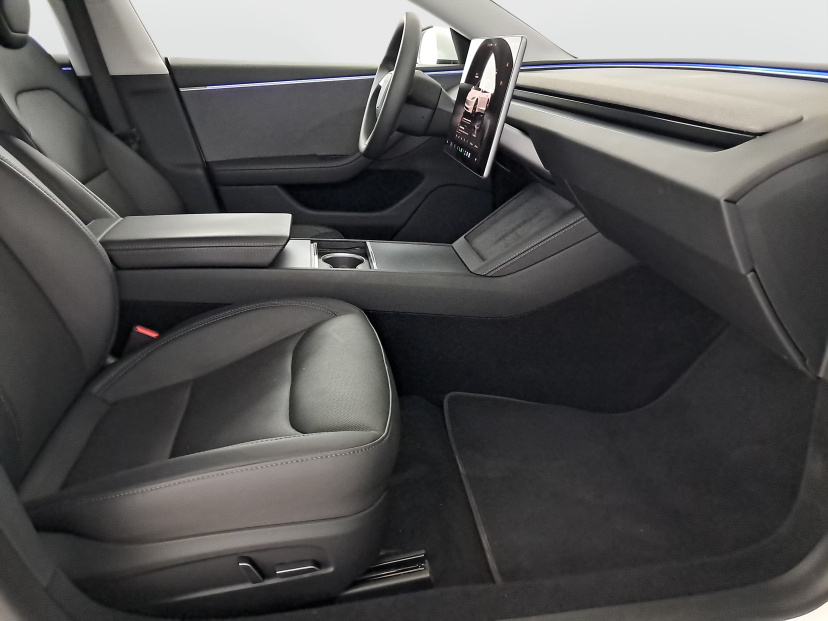 Tesla Model 3, 2024