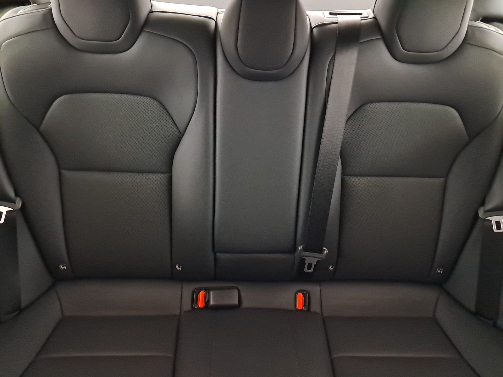 Tesla Model 3 Standard Range Plus – fotografie 14