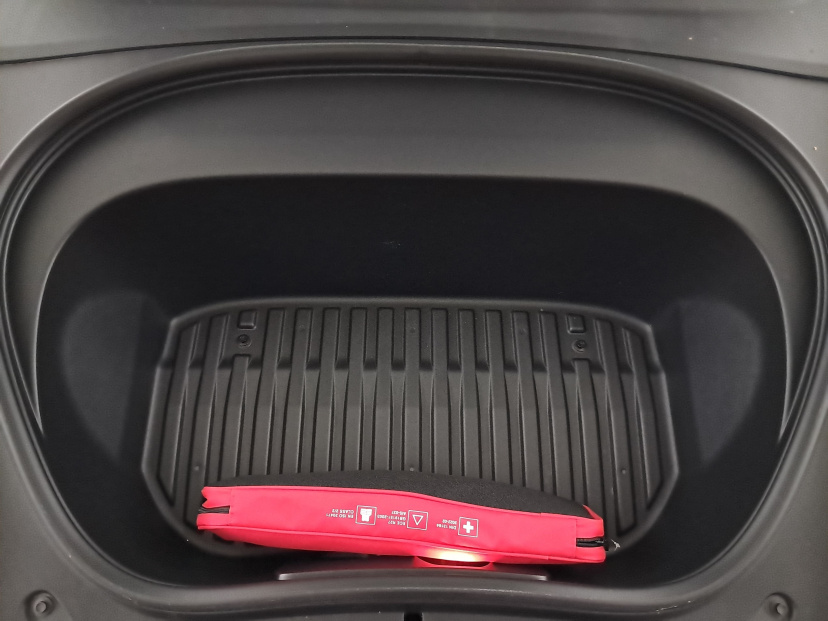 Tesla Model 3, 2024